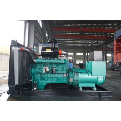 250kw乾能柴油發(fā)電機(jī)組-乾能6缸柴油機(jī)QN13G355D2柴油發(fā)電機(jī)組,缸徑/行程：135/150mm,柴油發(fā)電機(jī)組水冷發(fā)動(dòng)機(jī)功率260KW,柴油發(fā)電機(jī)組配套馬拉松斯坦福發(fā)電機(jī)。廠價(jià)直銷(xiāo)歡迎選購(gòu)：13773399855。