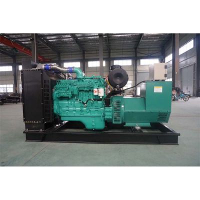 200kw東風康明斯柴油發電機組-東風康明斯6缸柴油機6LTAA8.9-G2柴油發電機組,缸徑/行程：114/145mm,柴油發電機組水冷發動機功率220KW,柴油發電機組配套馬拉松斯坦福發電機。廠價直銷歡迎選購：13773399855。