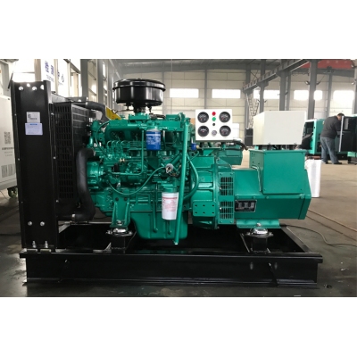 25KW玉柴柴油發電機組-玉柴4缸柴油機YCD4R12D-40,柴油發電機組缸徑/行程：98/115mm,柴油發電機組水冷發動機功率33KW,柴油發電機組配套馬拉松斯坦福發電機。廠價直銷歡迎選購：13773399855。